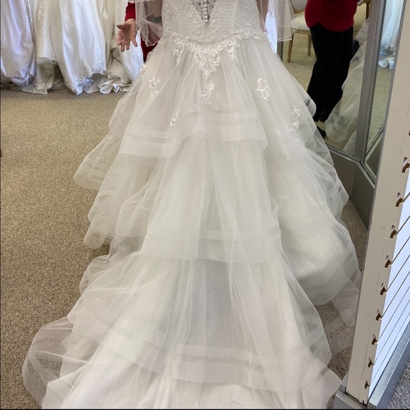 Aime Couture Wedding Dress - Picture 2 of 3